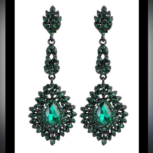 Elegant Green Drop Earrings A1147 - Picture 1 of 3